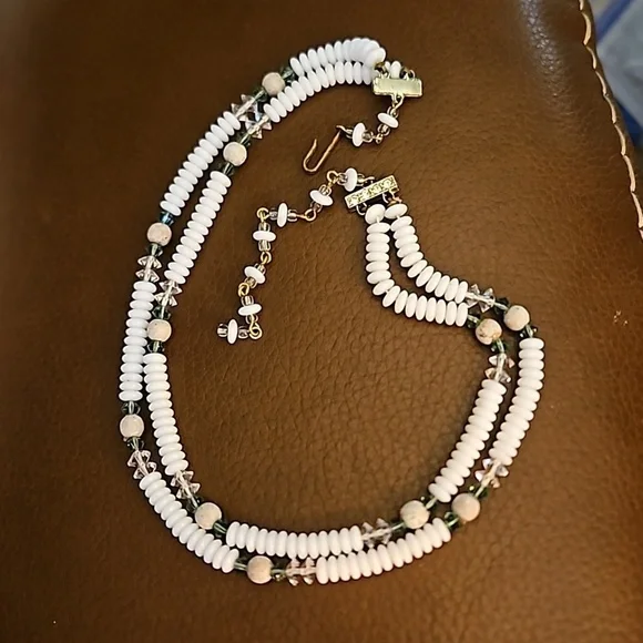 Vintage Mid-century White Milk Glass Disc Beaded Layered Necklace - Picture 2 of 8